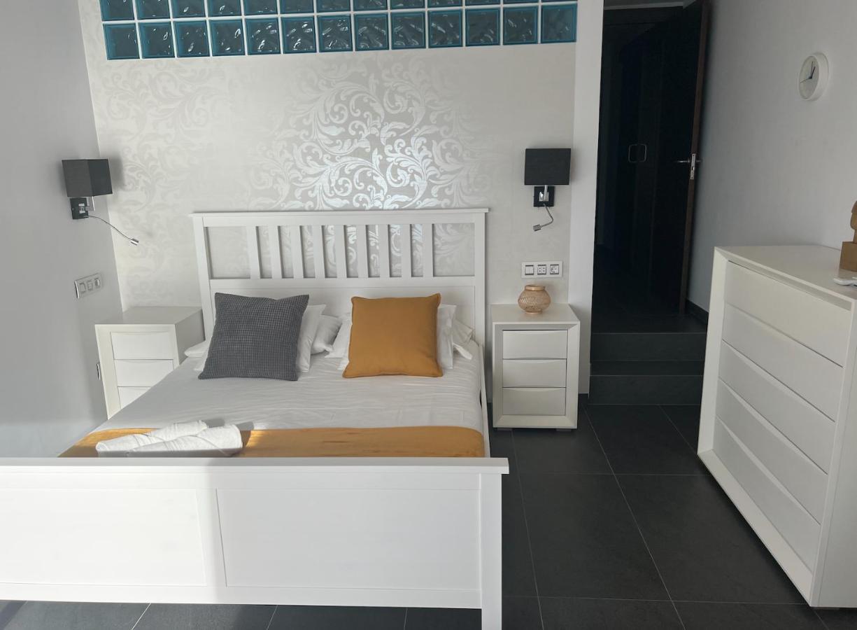 At The Ocean'S Edge Apartment Callao Salvaje Bagian luar foto